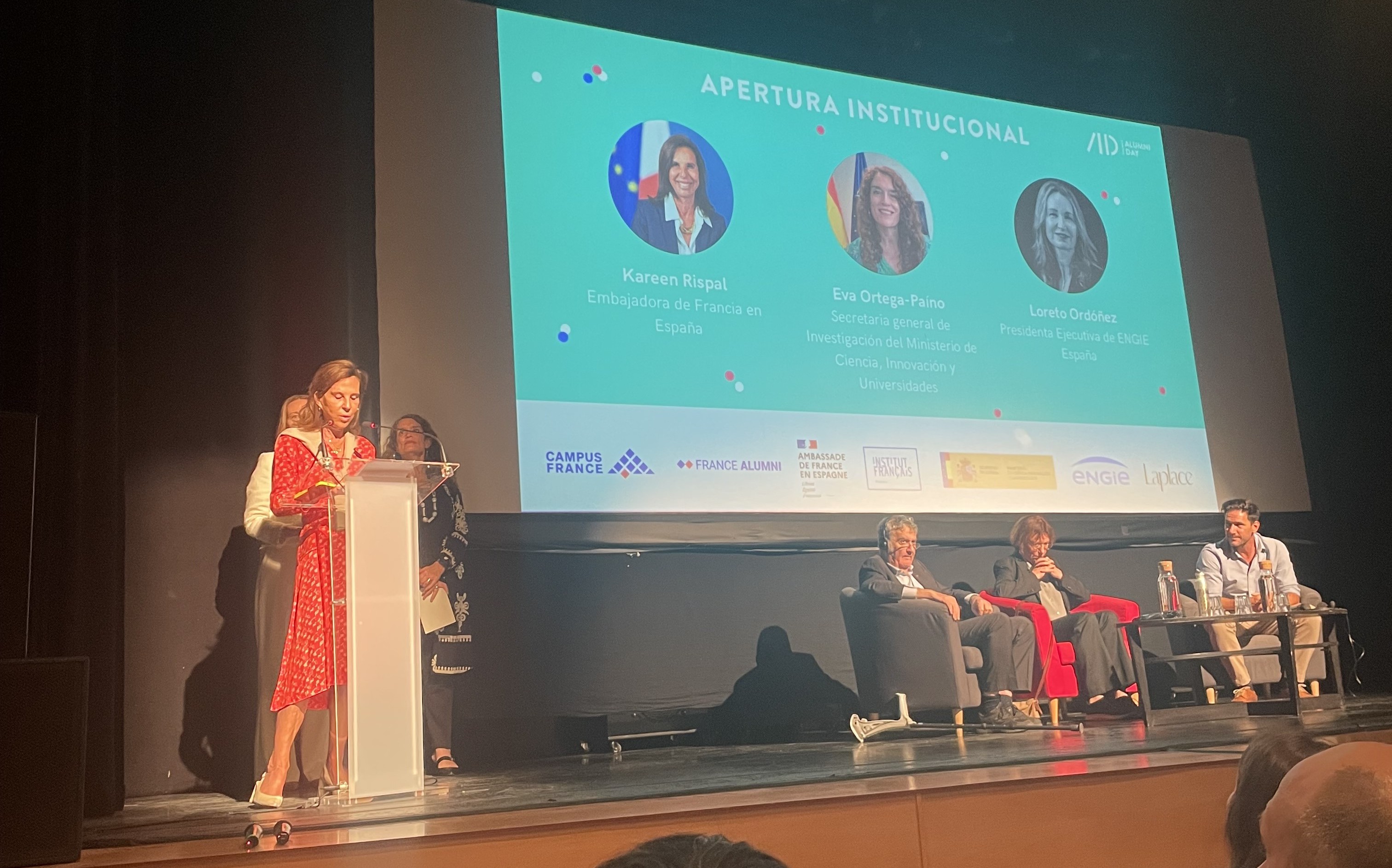 Compluemprende en el France Demo Day